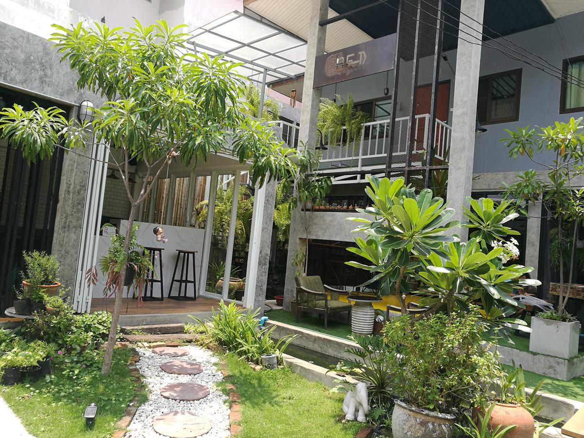 Bed Terminal Hostel Chiang Mai Exterior photo